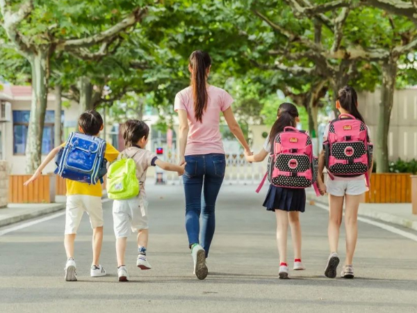 青島孩子上學接送服務